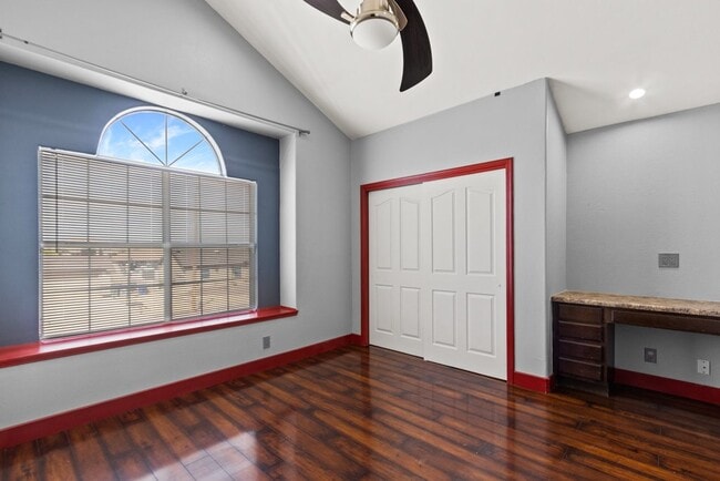 Building Photo - 6228 Brillo Luna St