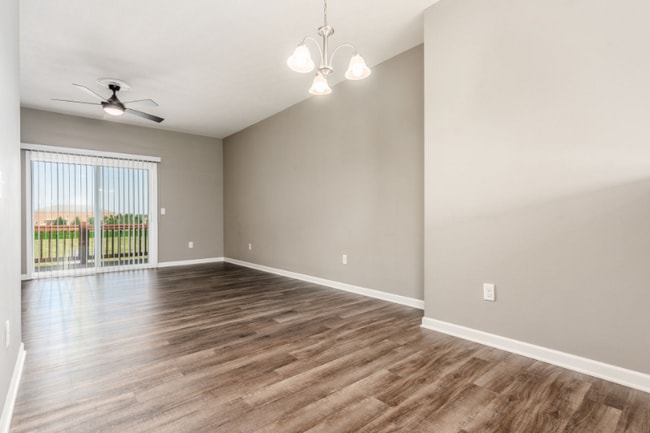 Building Photo - 456 Autumn Ridge Cir