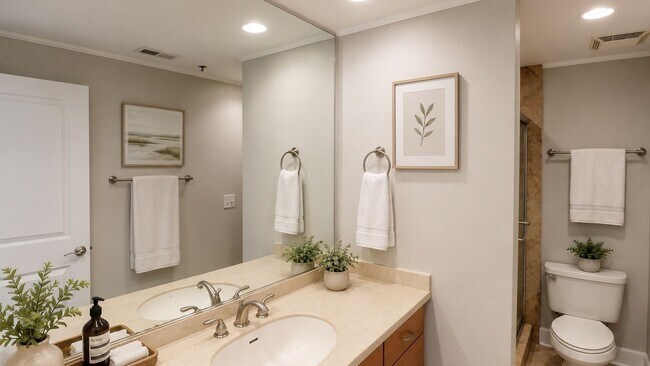 Building Photo - Dilworth Townhome-Style Condo | 2BR/2.5BA | Private Entrance | Walk to South End, Harris Teeter, ...