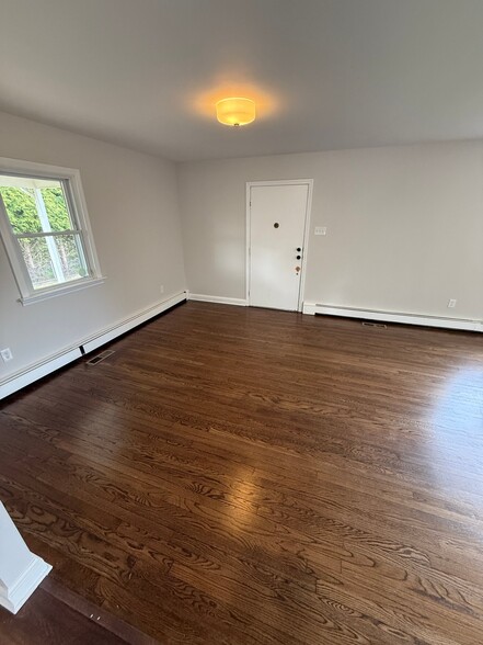 Building Photo - 17 Maloney Rd