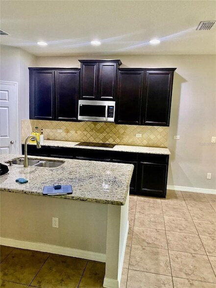 Building Photo - 14847 Golden Sunburst Ave