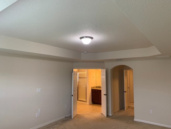 Building Photo - WINDERMERE TRAILS HOME  4 Bed 3.5 BATH