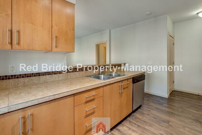 Building Photo - 10834 NE Holly St