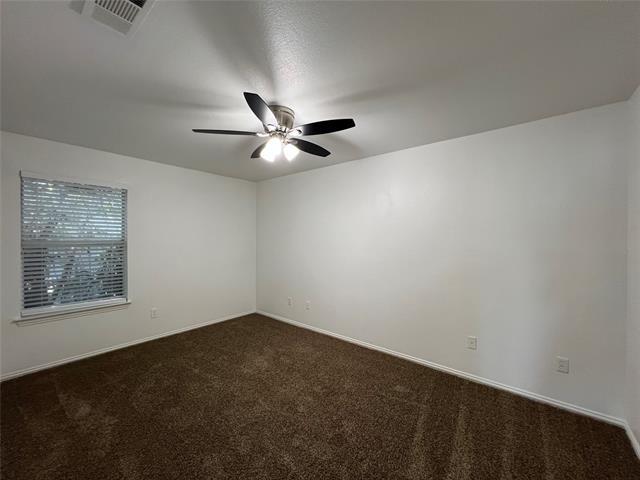 Building Photo - 521 Oakwood Ln