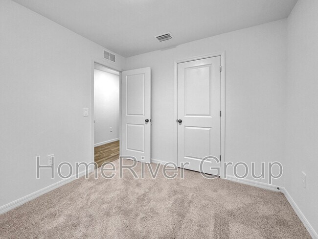 Building Photo - 4166 NW 40th Ave