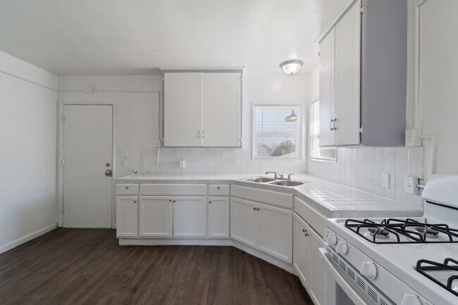 Building Photo - 1114 Martin Ave