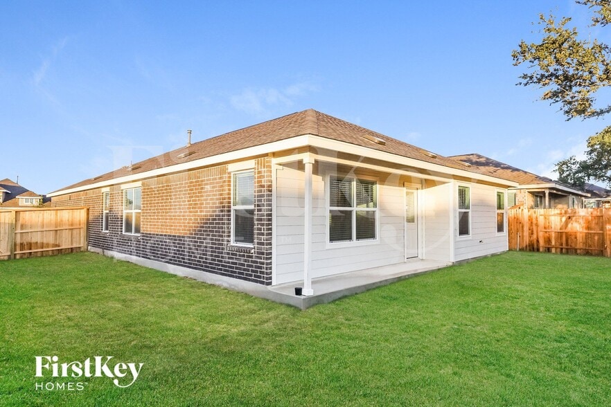 Building Photo - 15007 Maskette Ave