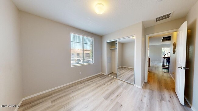 Building Photo - 164 W Campbell Ct
