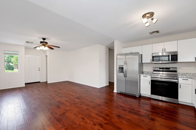 Building Photo - Live in Rancho El Dorado | Spacious 3 Bed Near Golf & Parks
