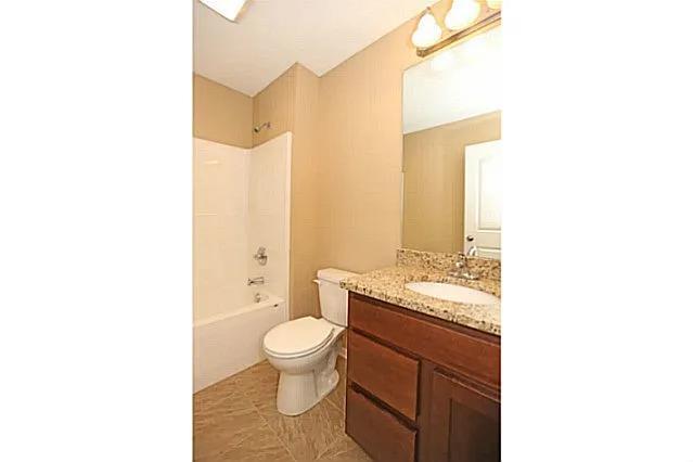 Building Photo - 3715 Marigold Dr