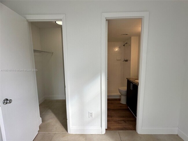 Building Photo - 492 NW 165th St