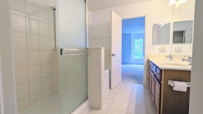 Building Photo - 284 Edmundton Cir