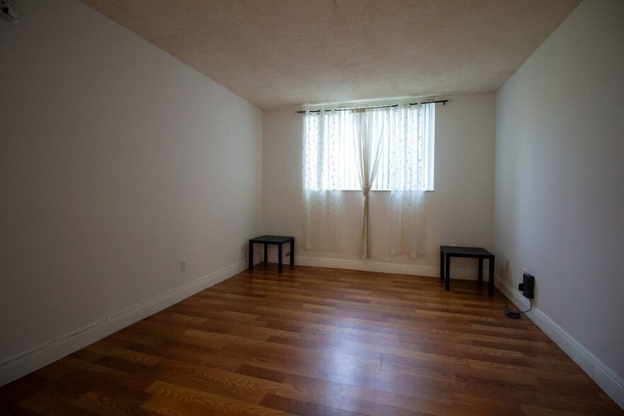 Building Photo - 6020 NW 64th Ave