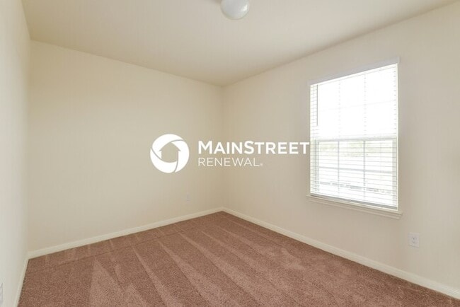 Building Photo - 3 Bedroom Pet-Friendly Home in San Antonio, TX with Main Street Renewal