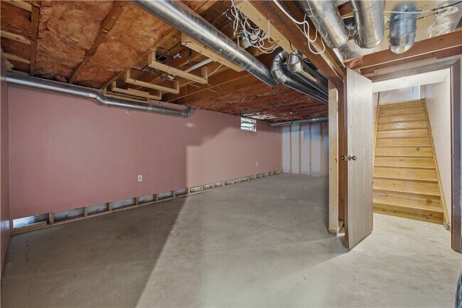 Building Photo - 3350 State Rte 364