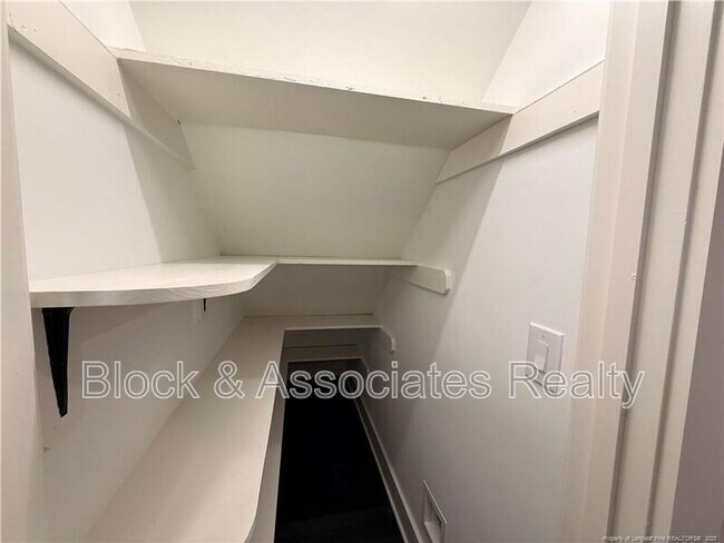 Building Photo - 1610 N Stonegate Dr