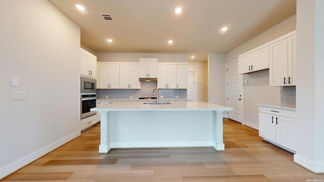 Building Photo - 11526 Hollering Pass