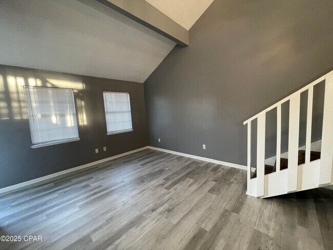 Building Photo - 132 Parker Village Cir