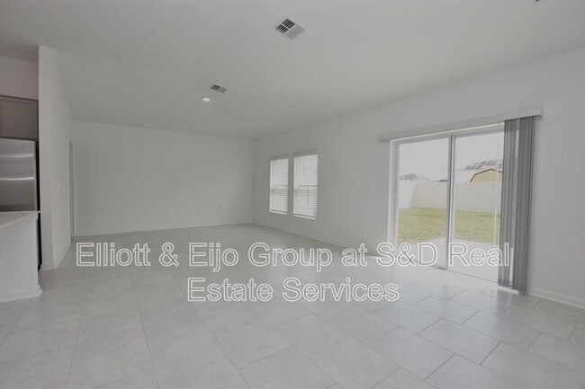 Building Photo - 856 Timberland Dr