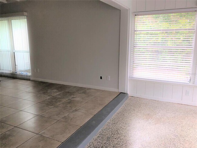 Building Photo - 2921 Greenbriar St