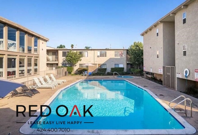 Building Photo - 1375 W San Bernardino Rd