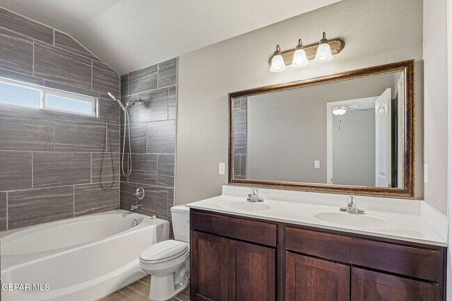 Building Photo - 14609 Carlo Alvarado Dr