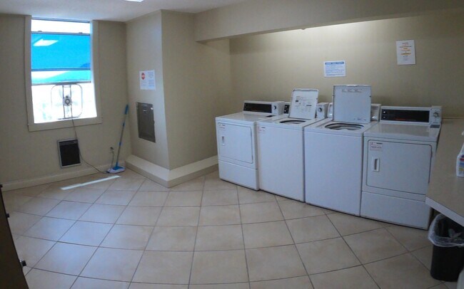 Building Photo - 1131 Stringers Ridge Rd