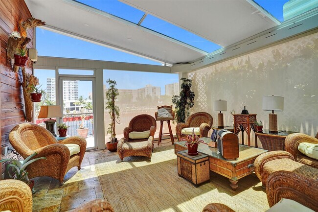 Building Photo - 683 Pelican Way