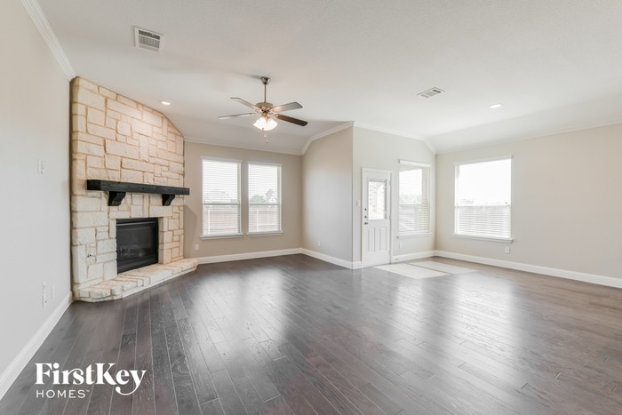 Building Photo - 4041 Honeyapple Way