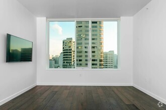 Building Photo - 1 bedroom, 3/4 bathroom luxury condo with ...