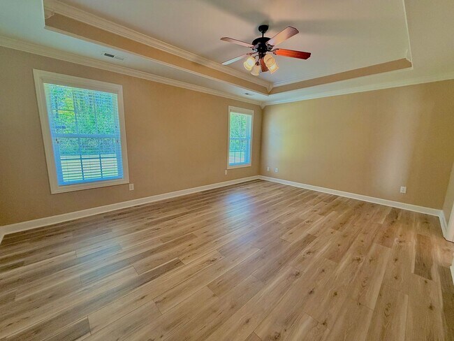 Building Photo - Beautiful 4-Bedroom Home in a Prime Location!