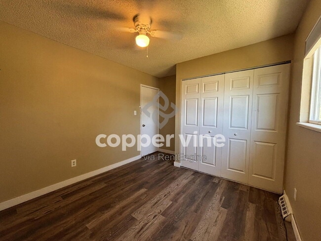 Building Photo - 8748 Mariposa St