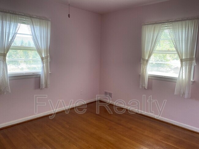 Building Photo - 2125 McKay St