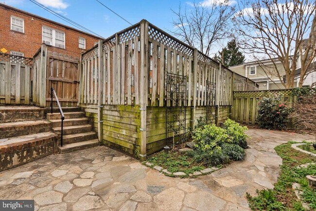 Building Photo - 3247 38th St NW