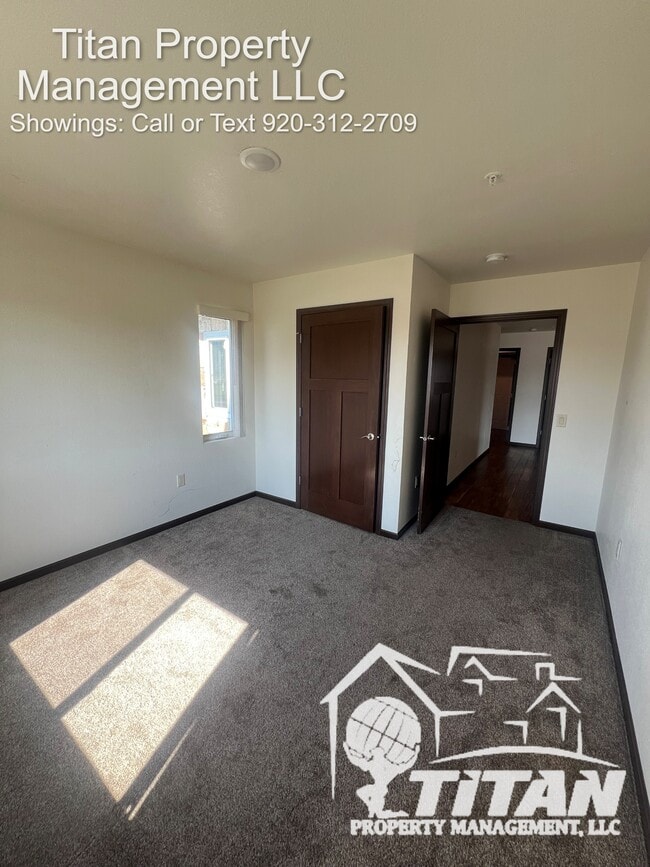 Building Photo - 3425 Logan Dr