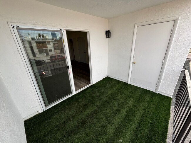 Building Photo - Gorgeous 2bed/1bath home located in Spring...