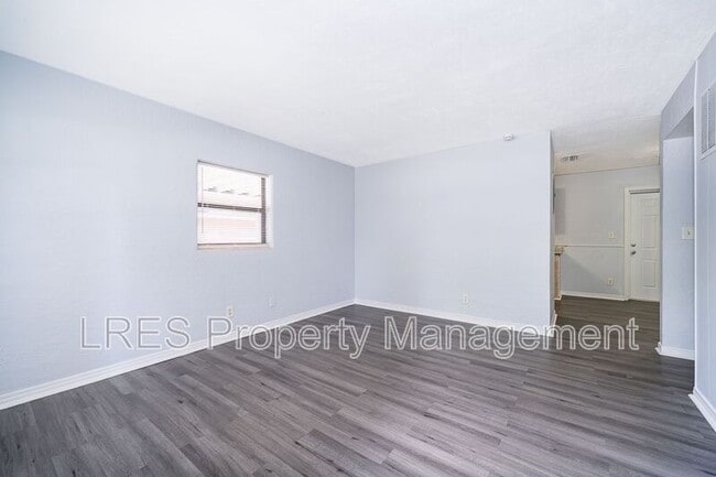 Building Photo - 5601 Andora St