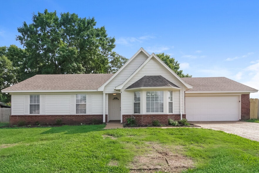 Primary Photo - 9831 Riggan Dr