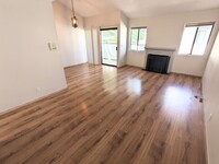 Building Photo - 10510 Sunland Blvd