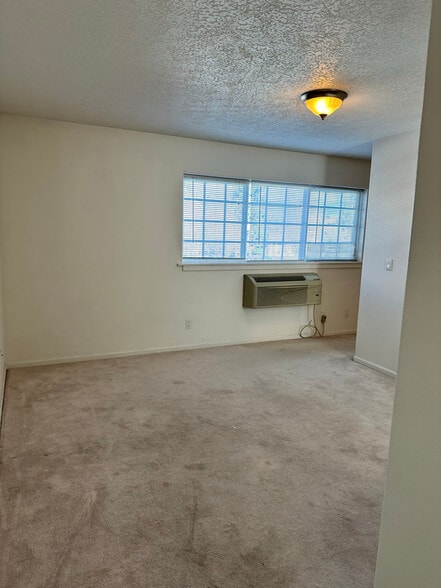 Building Photo - 282 NE 4th St