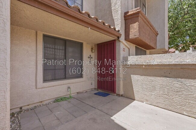 Building Photo - 839 S Westwood