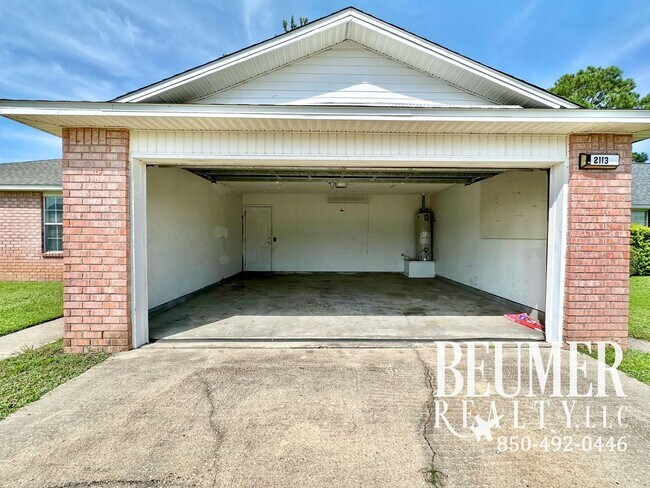 Building Photo - Fantastic Located Home Near NAS for Rent
