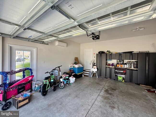 Building Photo - 9374 Mulligan Way