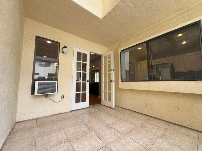 Building Photo - Stunning house in the heart of La Jolla Cl...