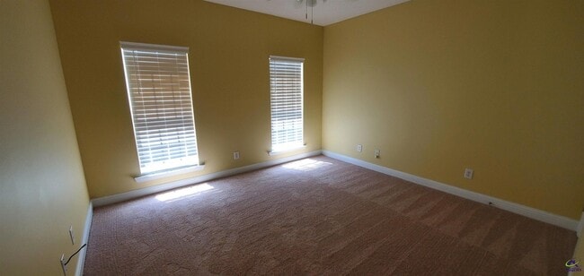 Building Photo - 213 Merlot Dr