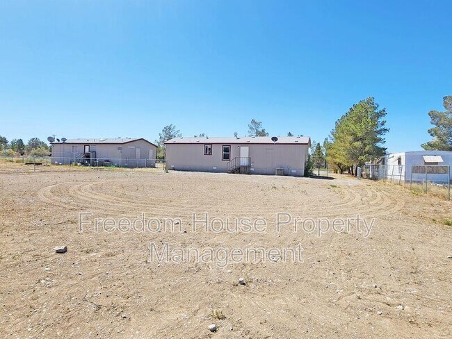 Building Photo - 1550 West Irons Street