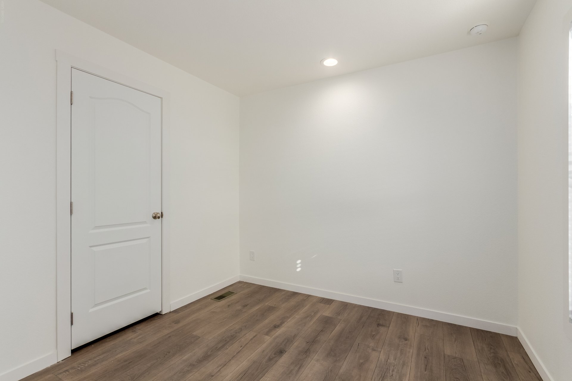 Building Photo - 5201 W Camelback Rd