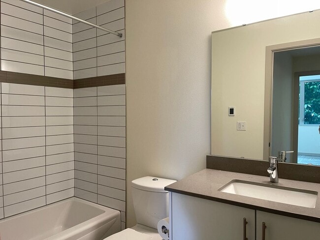 Building Photo - CLICK "REQUEST A TOUR" NOW!