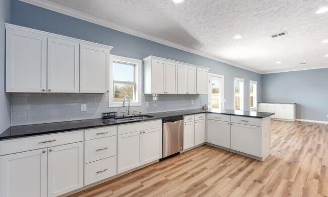 Building Photo - 177 Charles Latham Dr
