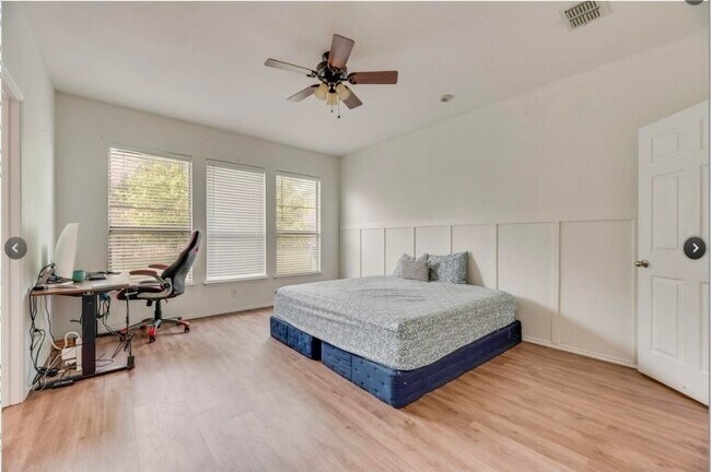 Building Photo - 15704 Ringdove Ct